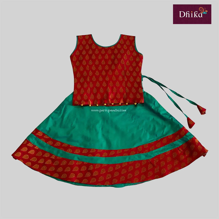 Sleeveless Green and Red Chanderi Langa – Brocade Fancy Langa Set for Kids